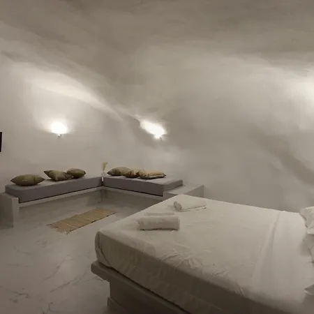 Santorini White Lotus Aparthotel *